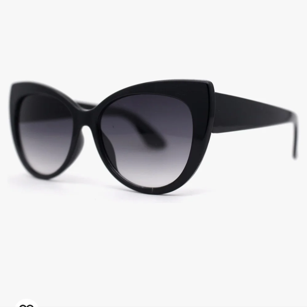 Girl's Cat Eye Sunglasses, NEW in package, oversized retro 50s kids glasses UV